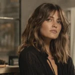 Moderne coupe femme mi long dégradé : volume et mouvement