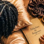 Pousser les cheveux afro : hydratation pour réduire la casse